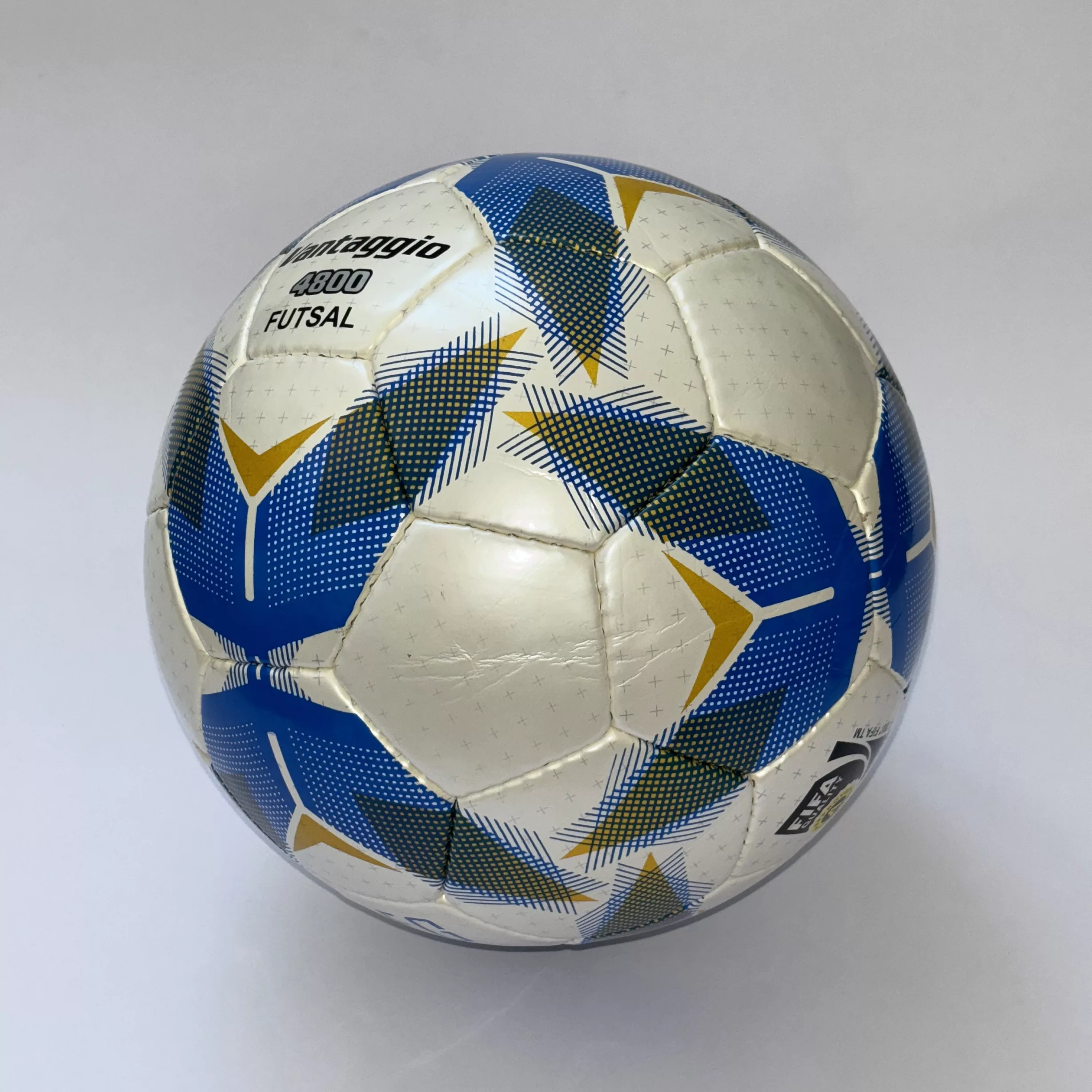 توپ فوتسال مولتن مدل FG1710 سایز 4