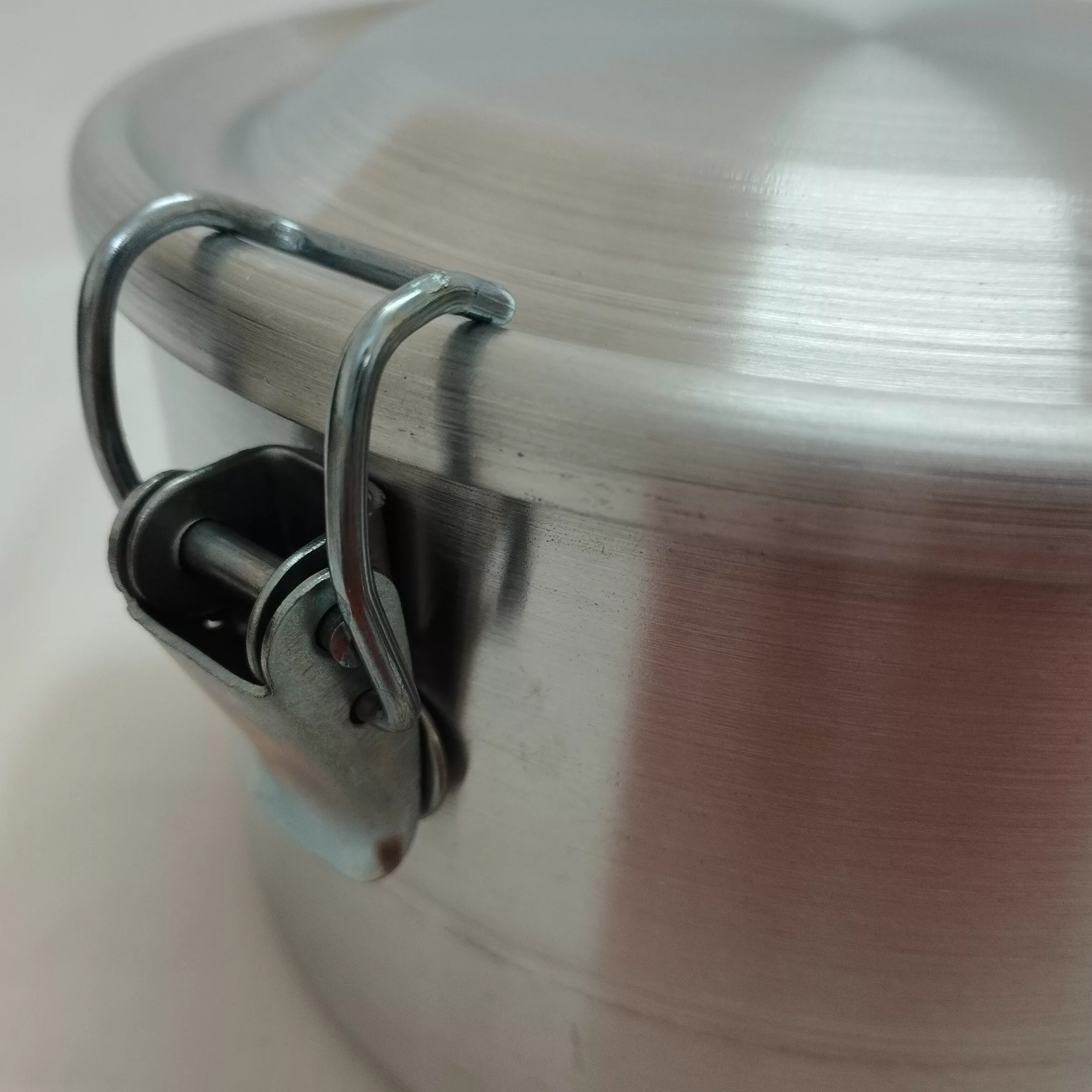 ظرف سفری نقره فام آلومین مدل 2 طبقه کد 001