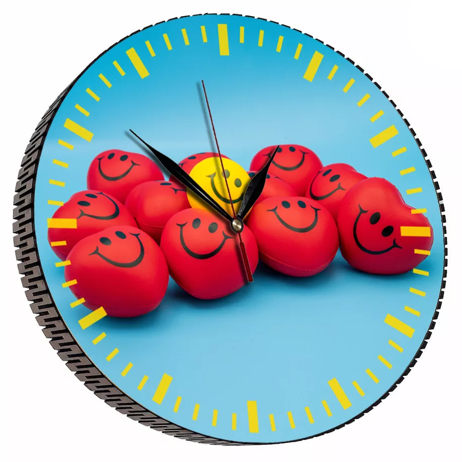 ساعت دیواری مدل لبخند