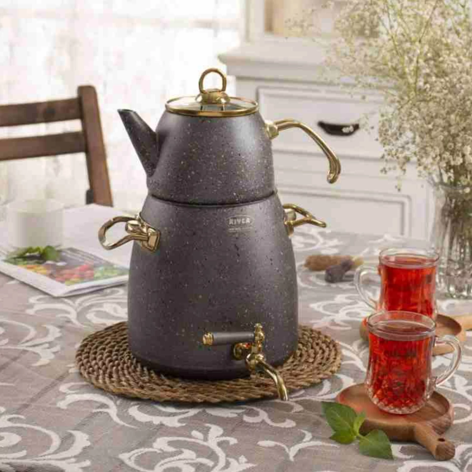 ست کتری و قوری ریور مدل شیردار کد TP5831 گنجایش کتری 4.5 لیتر گنجایش قوری 1.2 لیتر