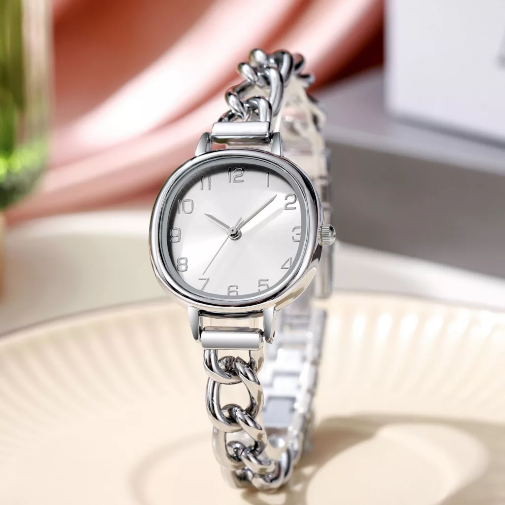 ساعت مچی عقربه‌ای کوارتز زنانه مدل بند زنجیری مینیمال 114E