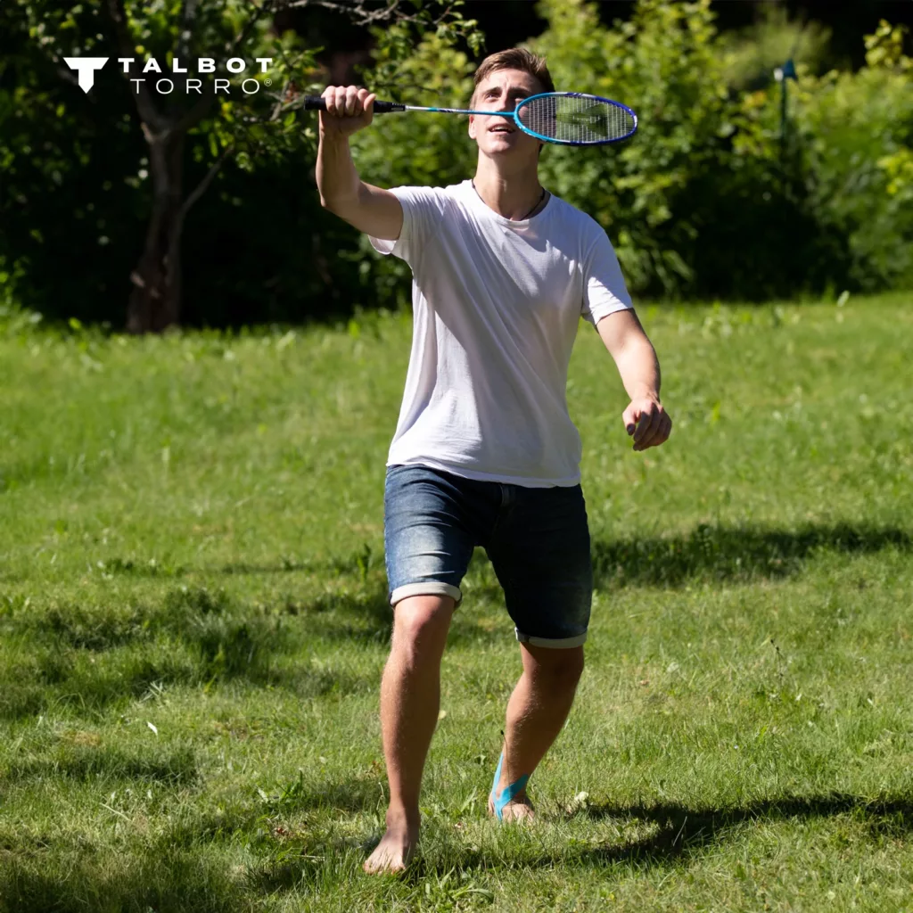 راکت بدمینتون تالبوت تورو مدل Set Fighter Pro به همراه توپ بسته 4 عددی