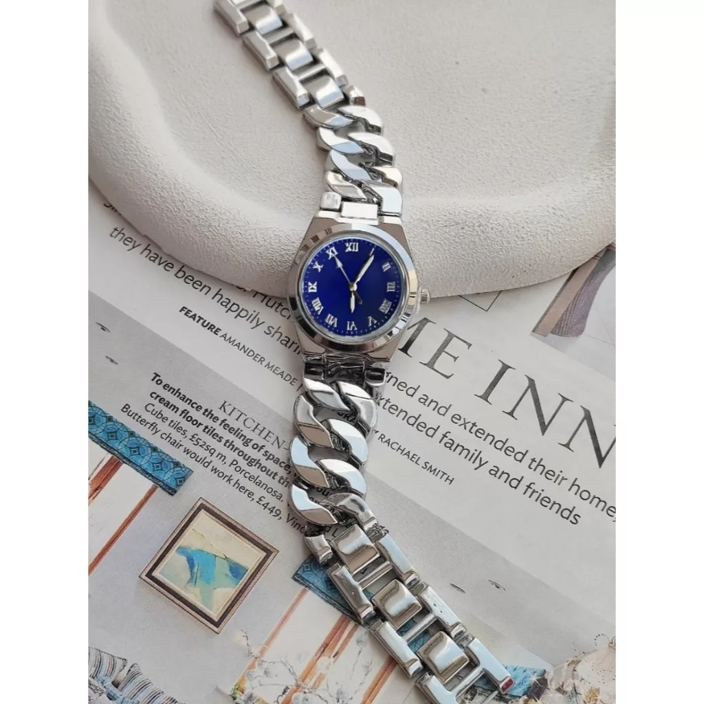 ساعت مچی عقربه‌ای کوارتز زنانه مدل زنجیری طرح دستبندی کد MC4