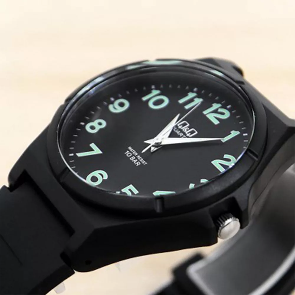 ساعت مچی عقربه ای کیو اند کیو مدل VQ66J005Y