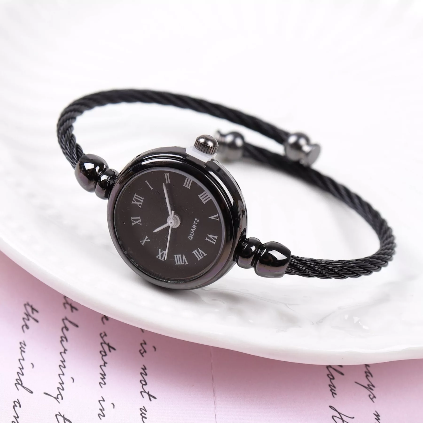 ساعت مچی عقربه ای زنانه مدل النگویی ظریف کد 5