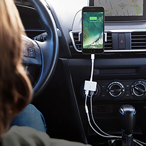 مبدل یک به دو لایتنینگ بلکین مدل F8J198BTWHT