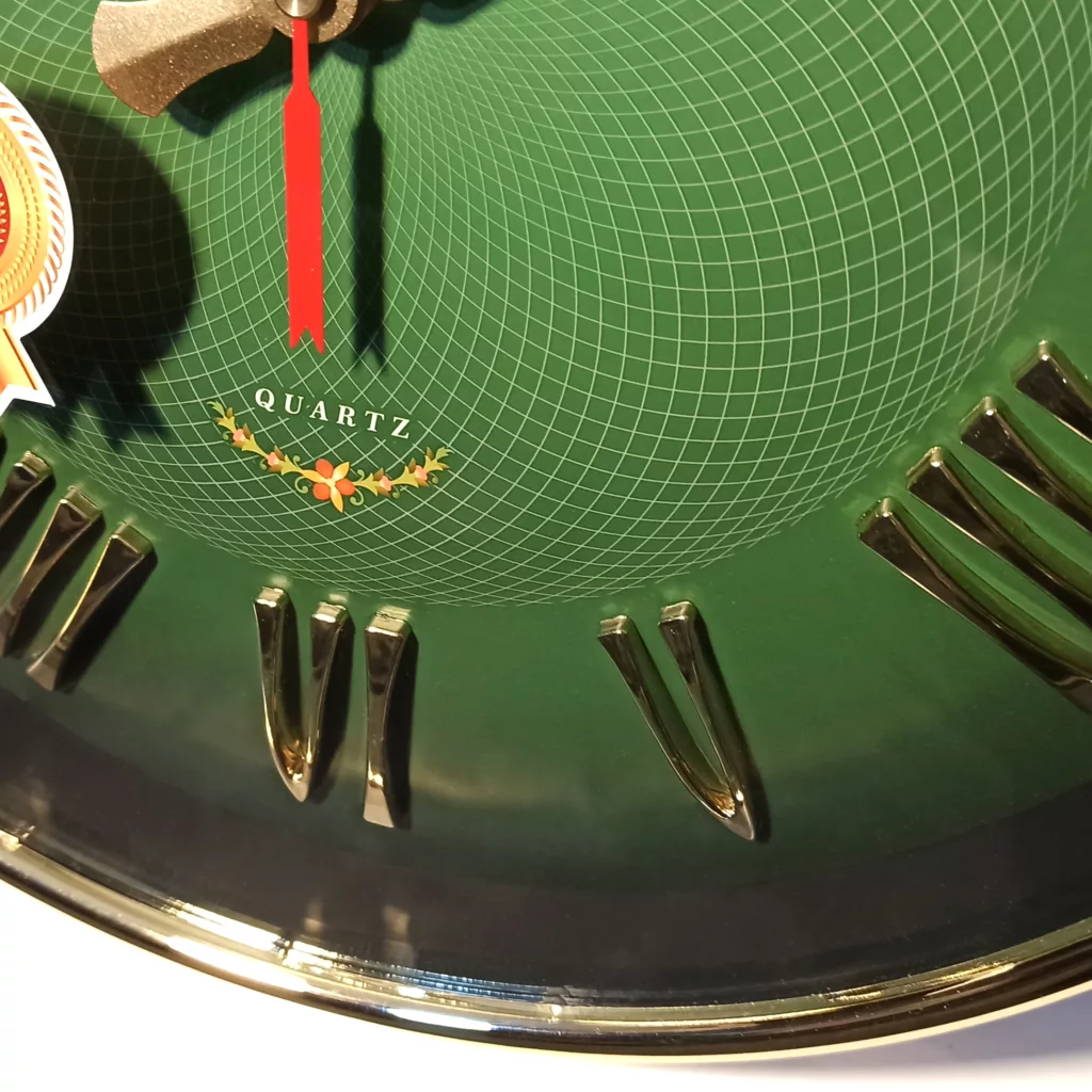 ساعت دیواری سیتی زن مدل 059