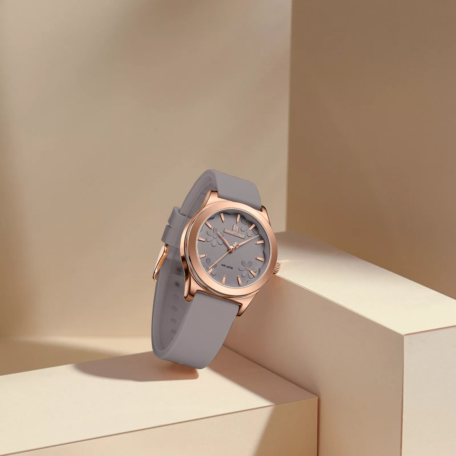 ساعت مچی عقربه ای زنانه کوارتز نیوی فورس مدل nf5051rggygy