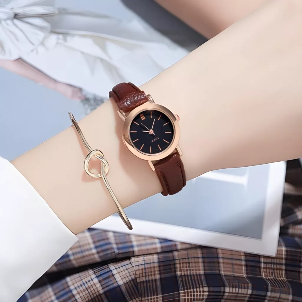 ساعت مچی عقربه ای زنانه مدل کلاسیک بند چرم کد 4
