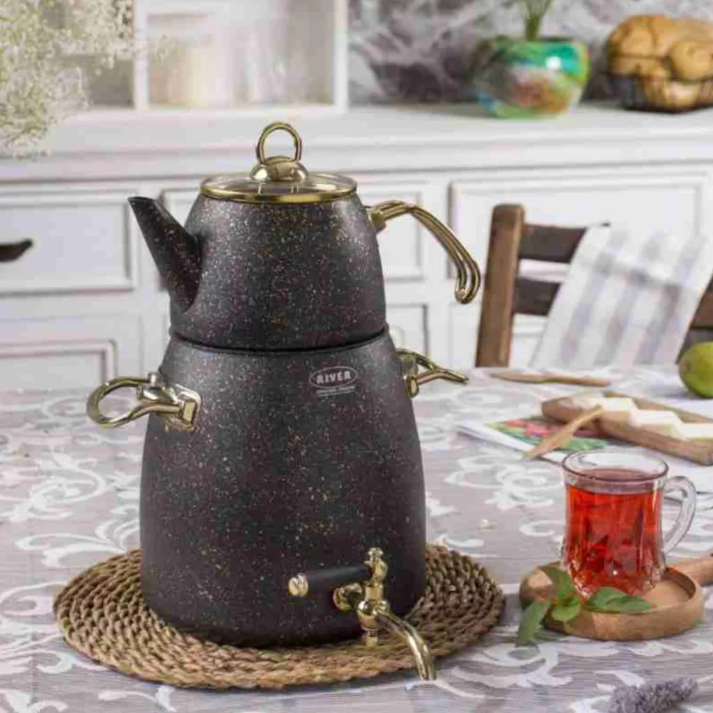 ست کتری و قوری ریور مدل شیردار کد TP5831 گنجایش کتری 4.5 لیتر گنجایش قوری 1.2 لیتر