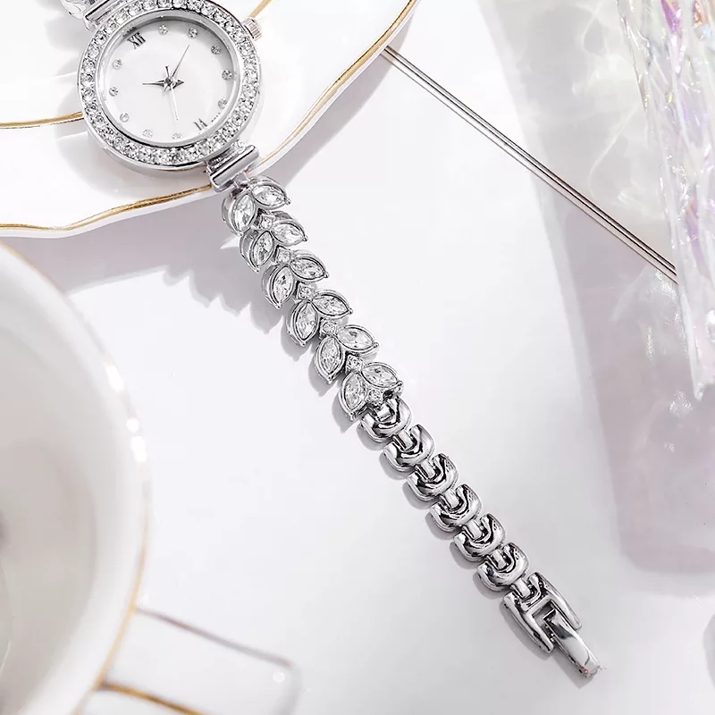 ساعت مچی عقربه ای زنانه مدل دور نگین بند نگین دار گندمی