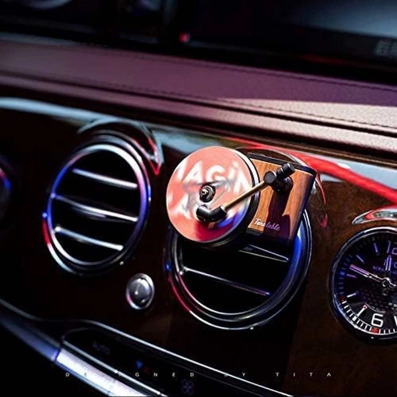 خوشبو کننده هوا خودرو مدل گرامافون کد LENXZLK535