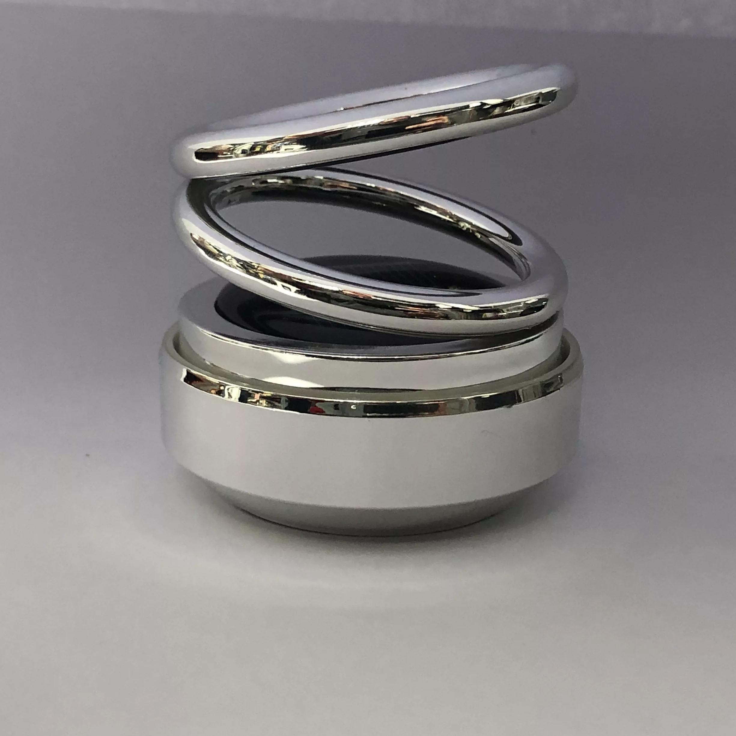 خوشبو کننده خودرو مدل SOLAR چرخشی کد SIL