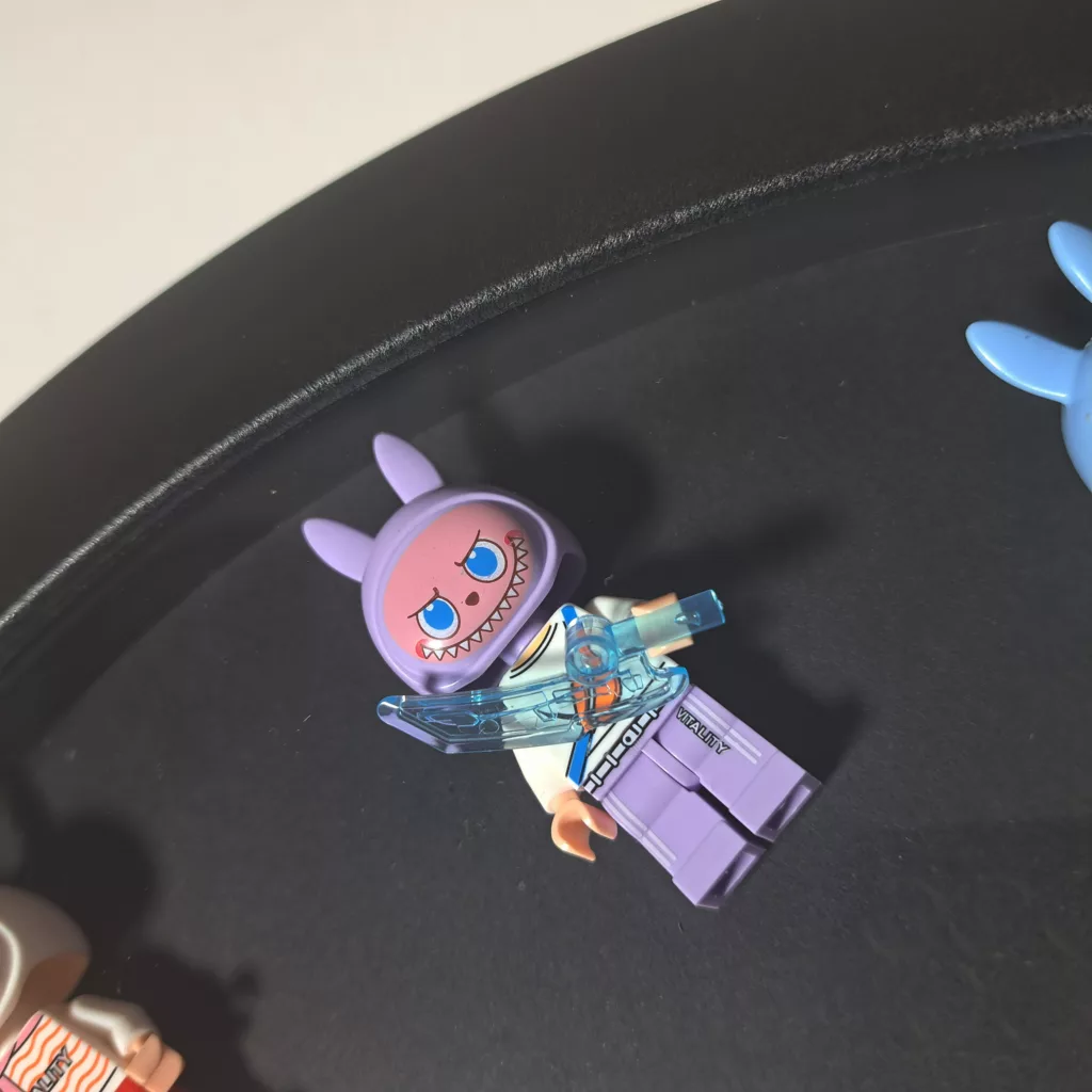 ساعت دیواری مکانیکی مدل labubu طرح لبوبو لگویی