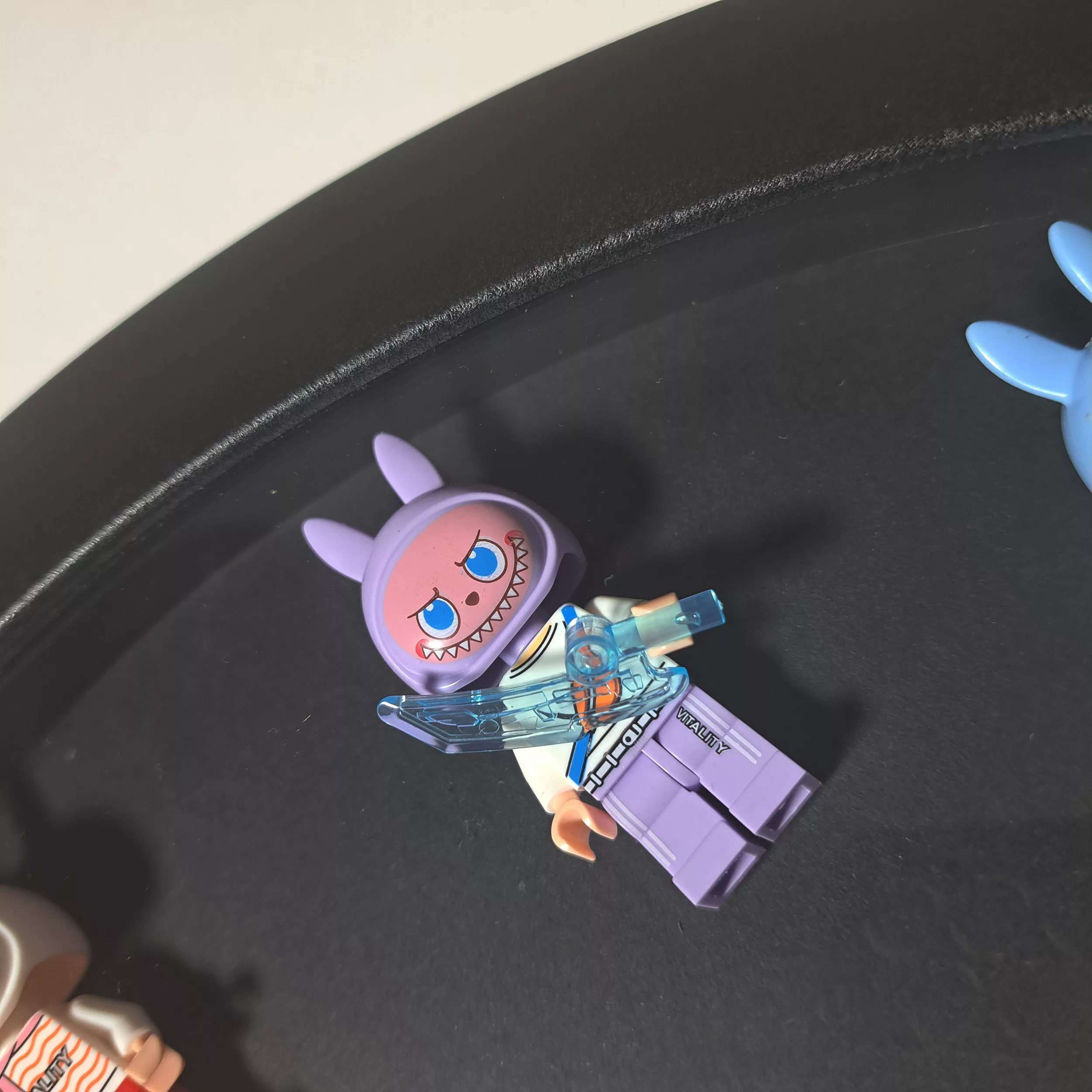 ساعت دیواری مکانیکی مدل labubu طرح لبوبو لگویی