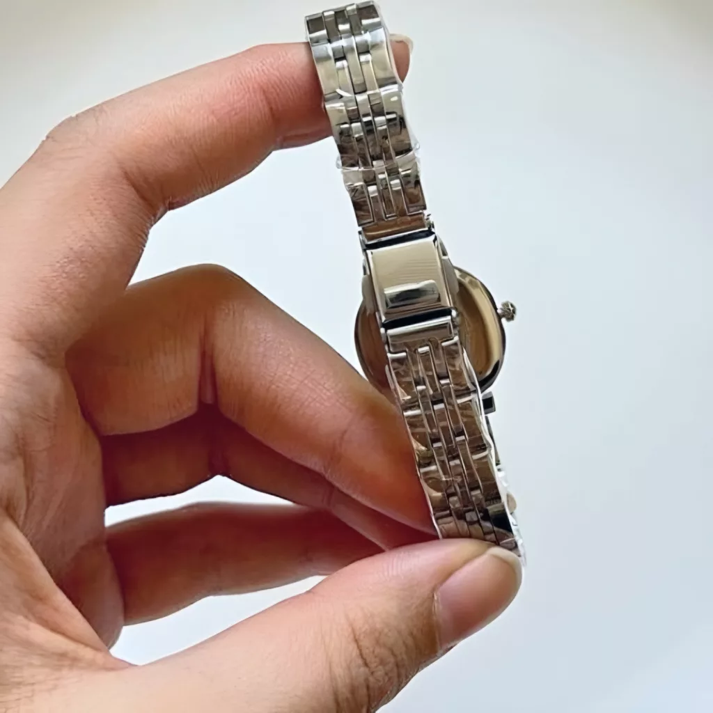 ساعت مچی عقربه‌ای کوارتز زنانه مدل کلاسیک مینیمال بند طرح بافت کد ۲