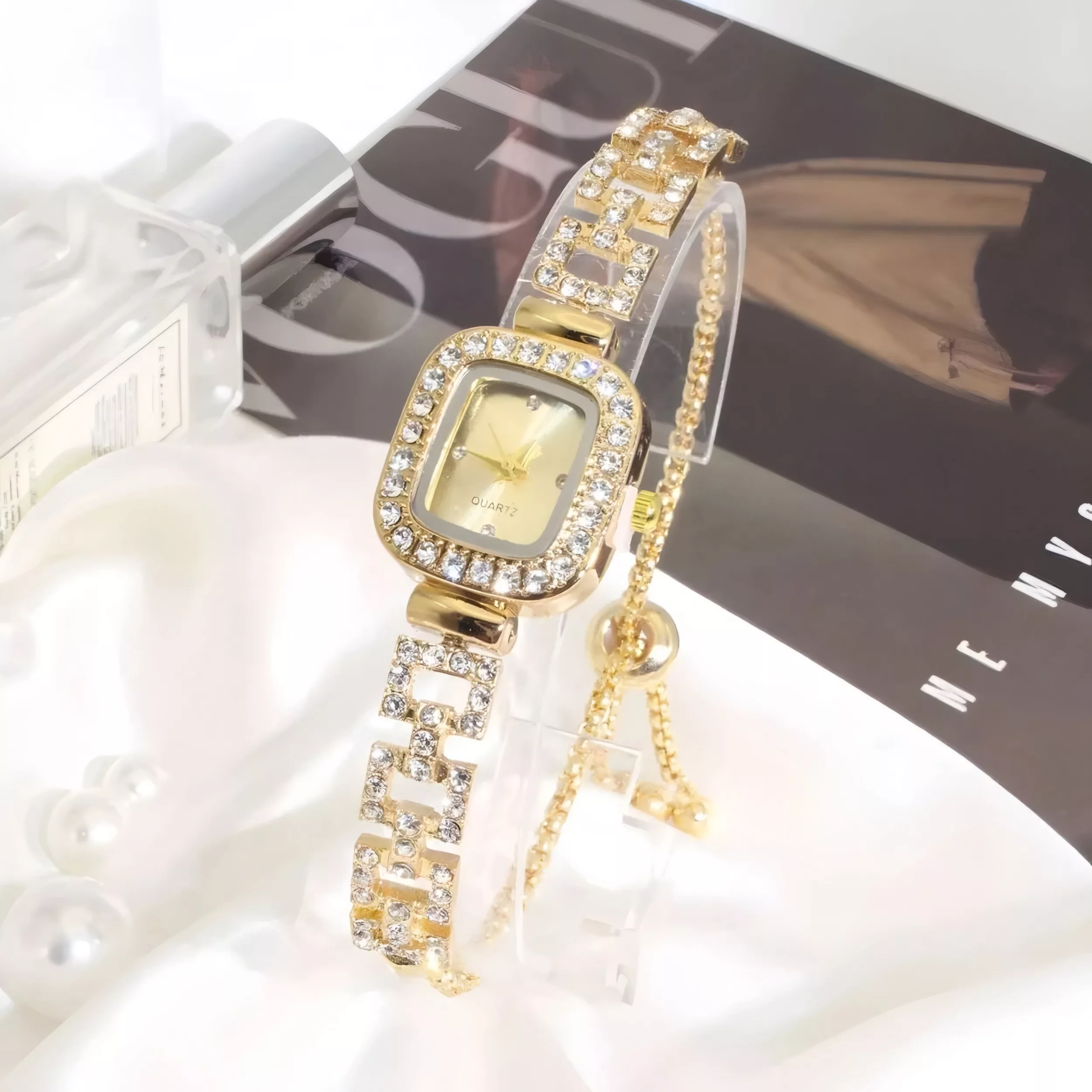 ساعت مچی عقربه‌ای کوارتز زنانه مدل مینیمال لوکس بند دستبندی کرواتی کد ۲