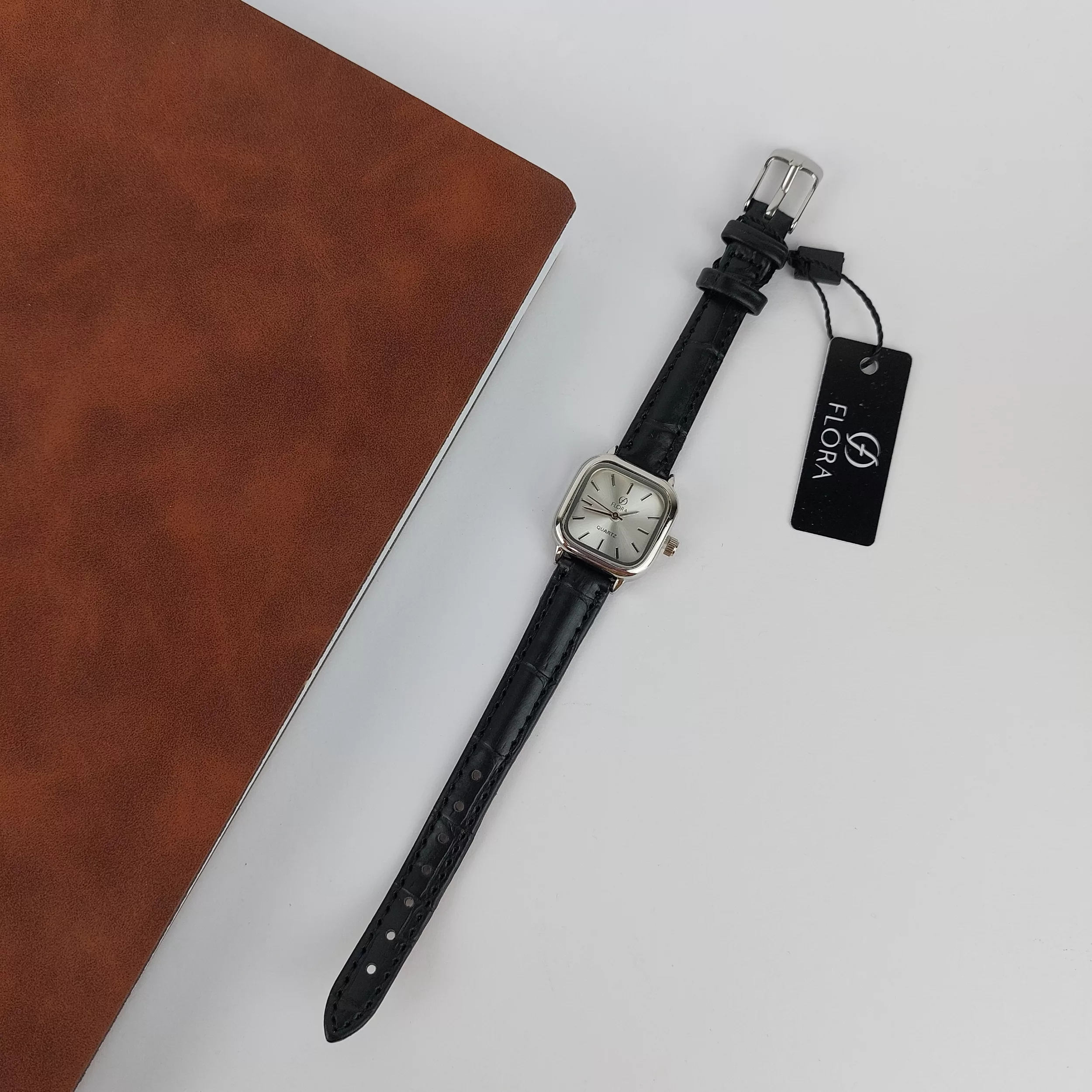 ساعت مچی عقربه‌ای کوارتز زنانه فلورا مدل صفحه چهارگوش کلاسیک کد FL-102