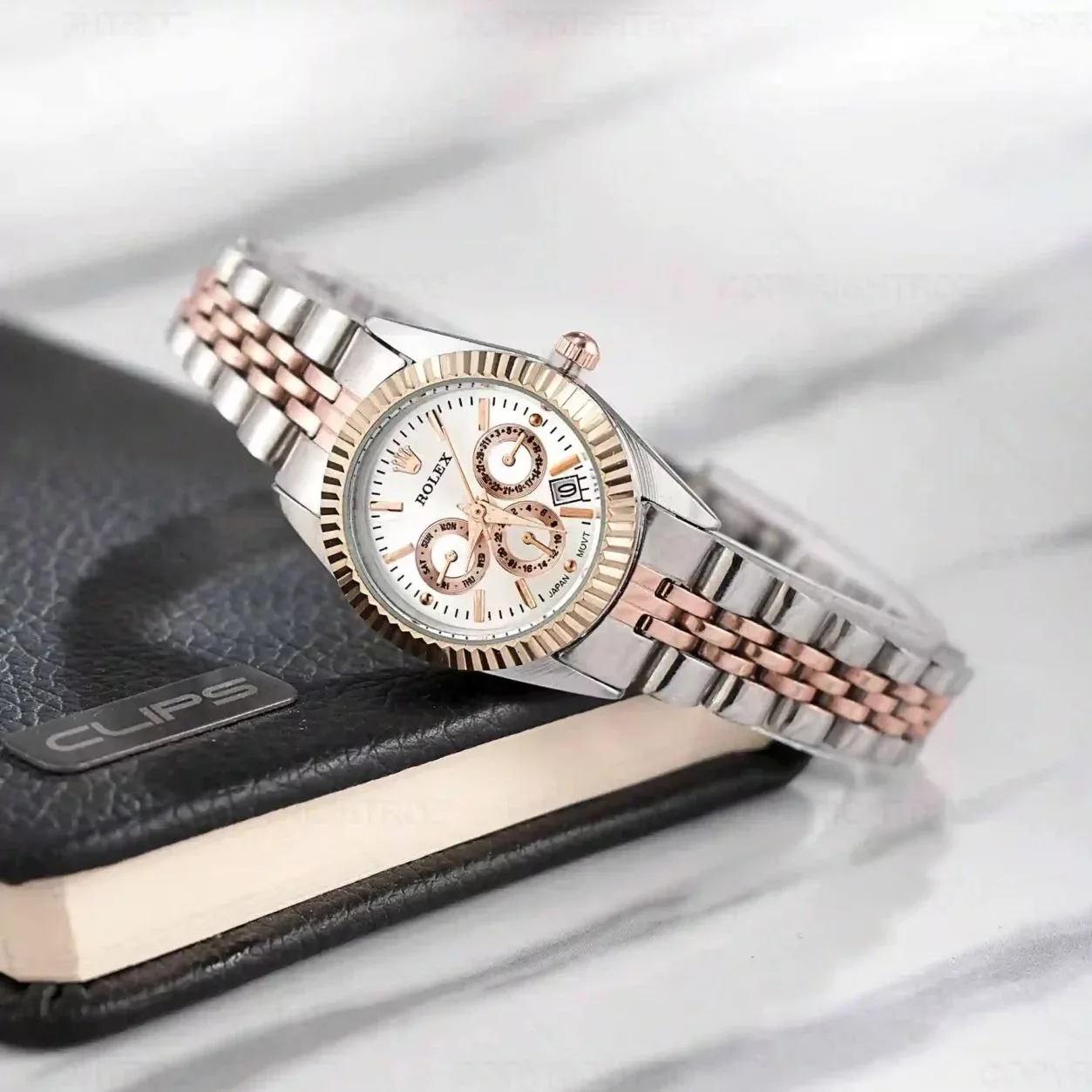 ساعت مچی عقربه ای زنانه  مدل تک موتور کد rozn08