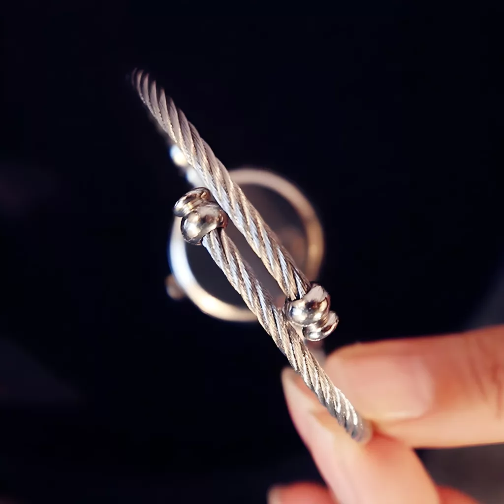 ساعت مچی عقربه ای زنانه مدل النگویی ظریف کد 04