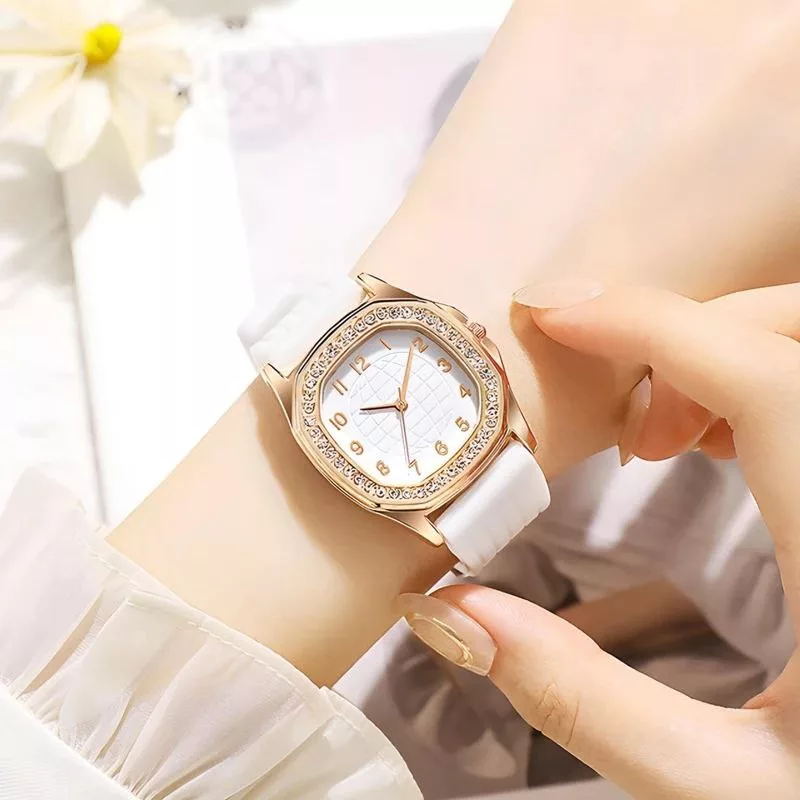 ساعت مچی عقربه ای زنانه مدل بولون 022