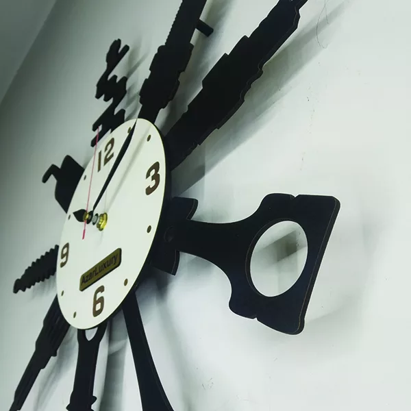 ساعت دیواری آذرلاکچری طرح تعمیرگاه کد001