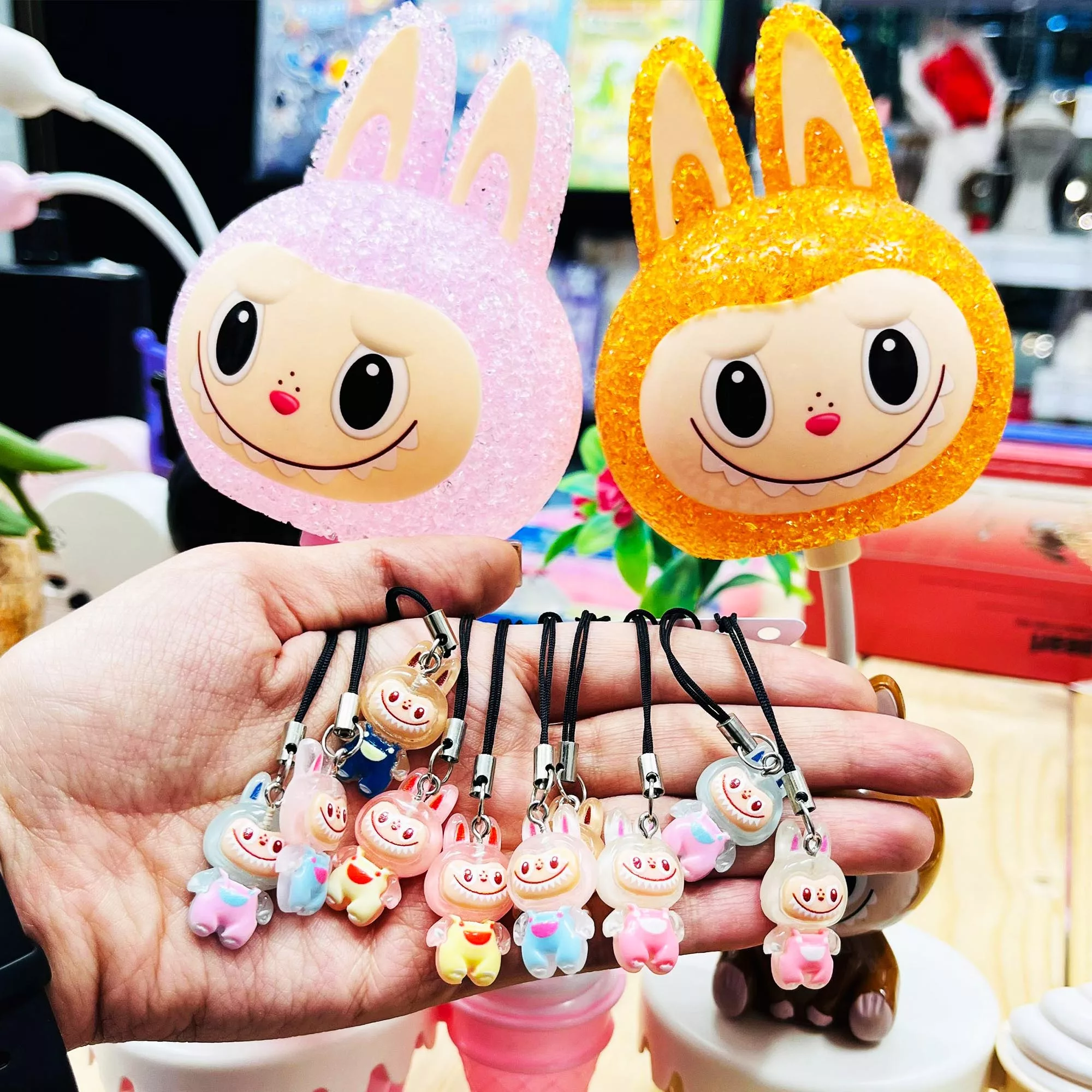 چراغ خواب اتاق کودک مدل لبوبو عروسکی همراه آویز