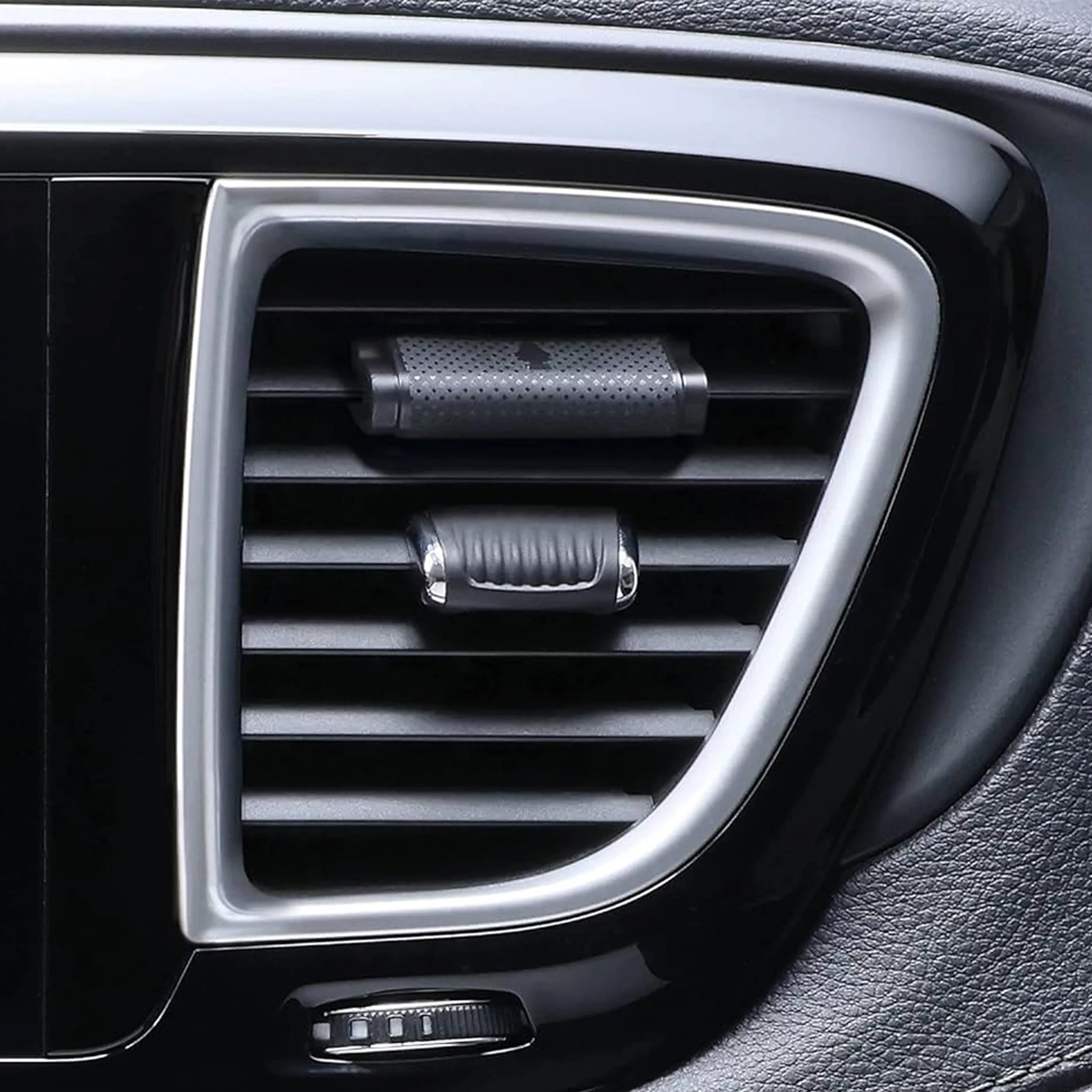 خوشبوکننده خودرو لیتل تریس مدل VENT WARP رایحه  New Car Scent بسته 4 عددی