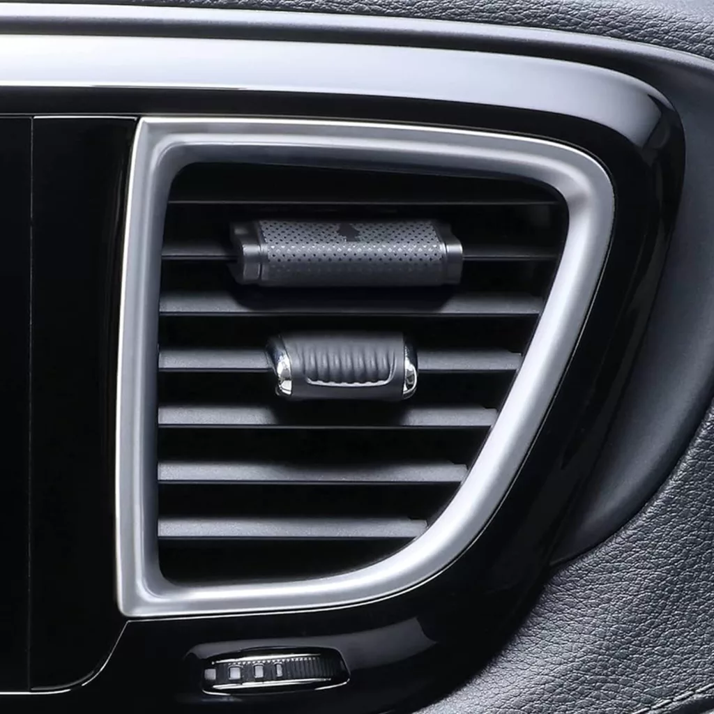 خوشبوکننده خودرو لیتل تریس مدل VENT WARP رایحه Strawbery بسته 4 عددی