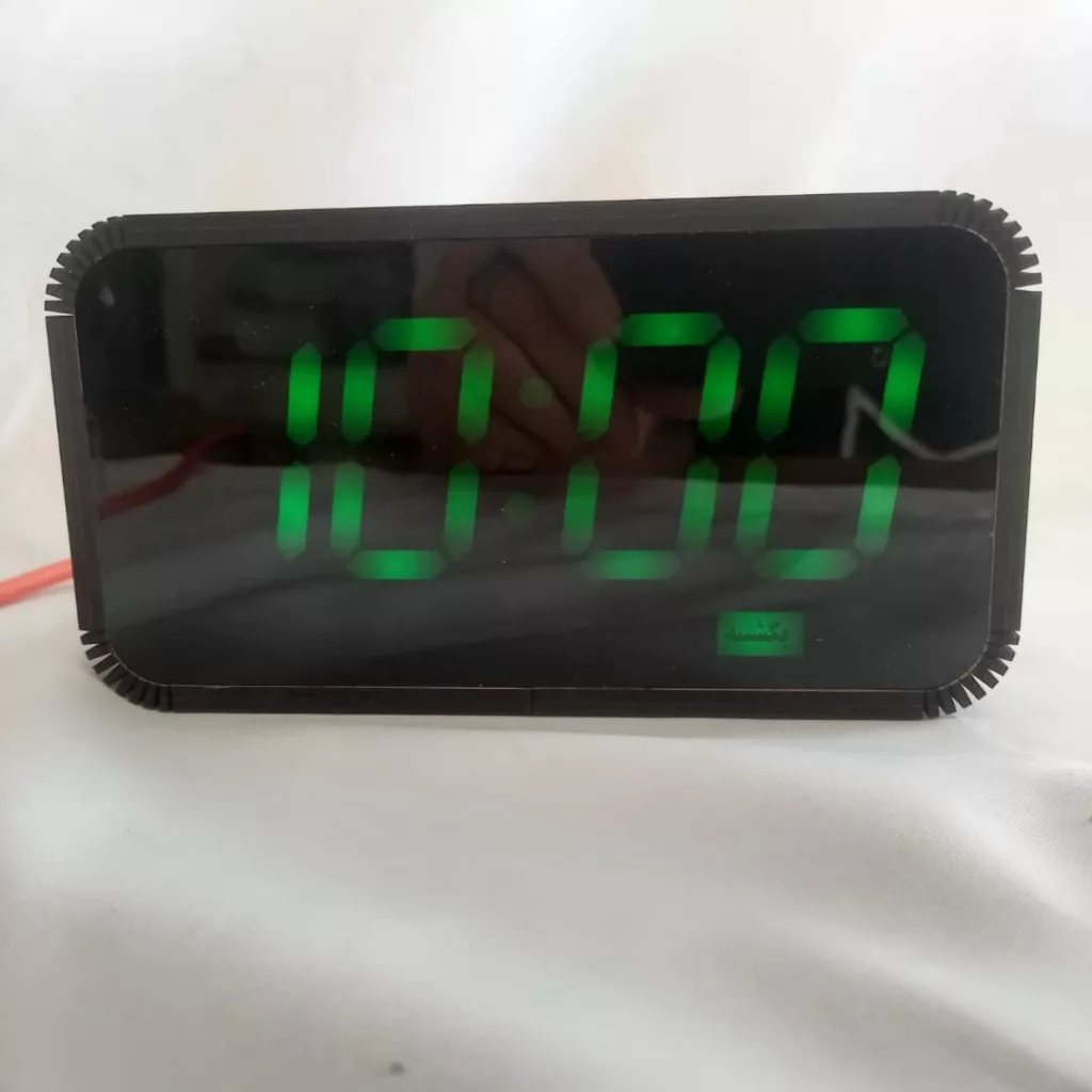 ساعت دیجیتال رومیزی مدل چوبی 815