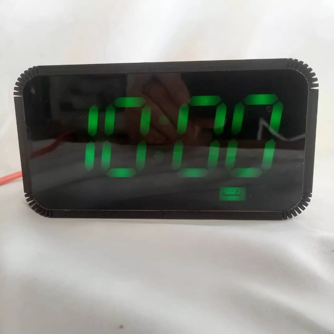 ساعت دیجیتال رومیزی مدل چوبی 815