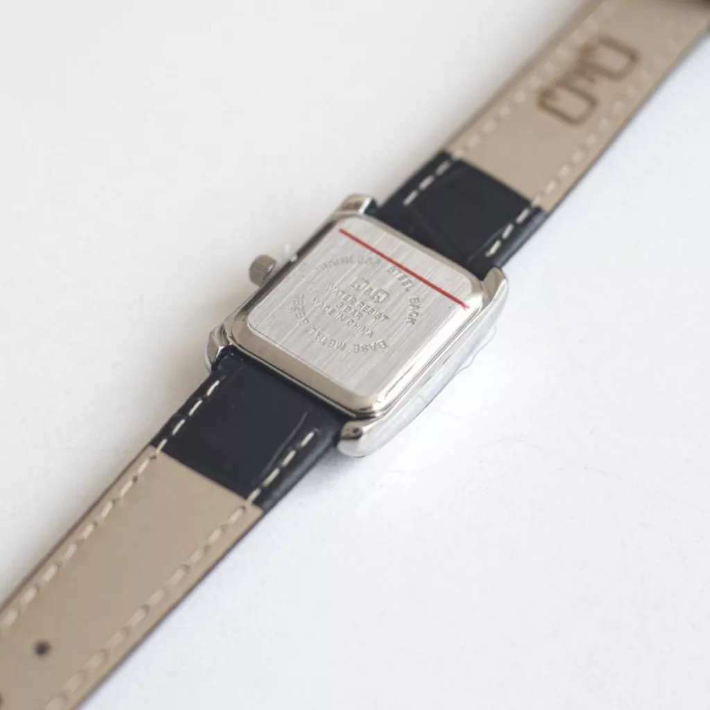 ساعت مچی عقربه‌ای کوارتز زنانه کیو اند کیو مدل C69A-011PY