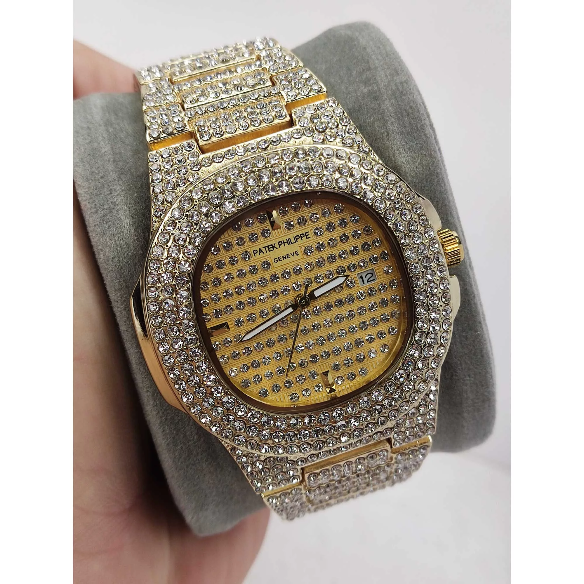 ساعت مچی عقربه ای زنانه مدل فول نگین