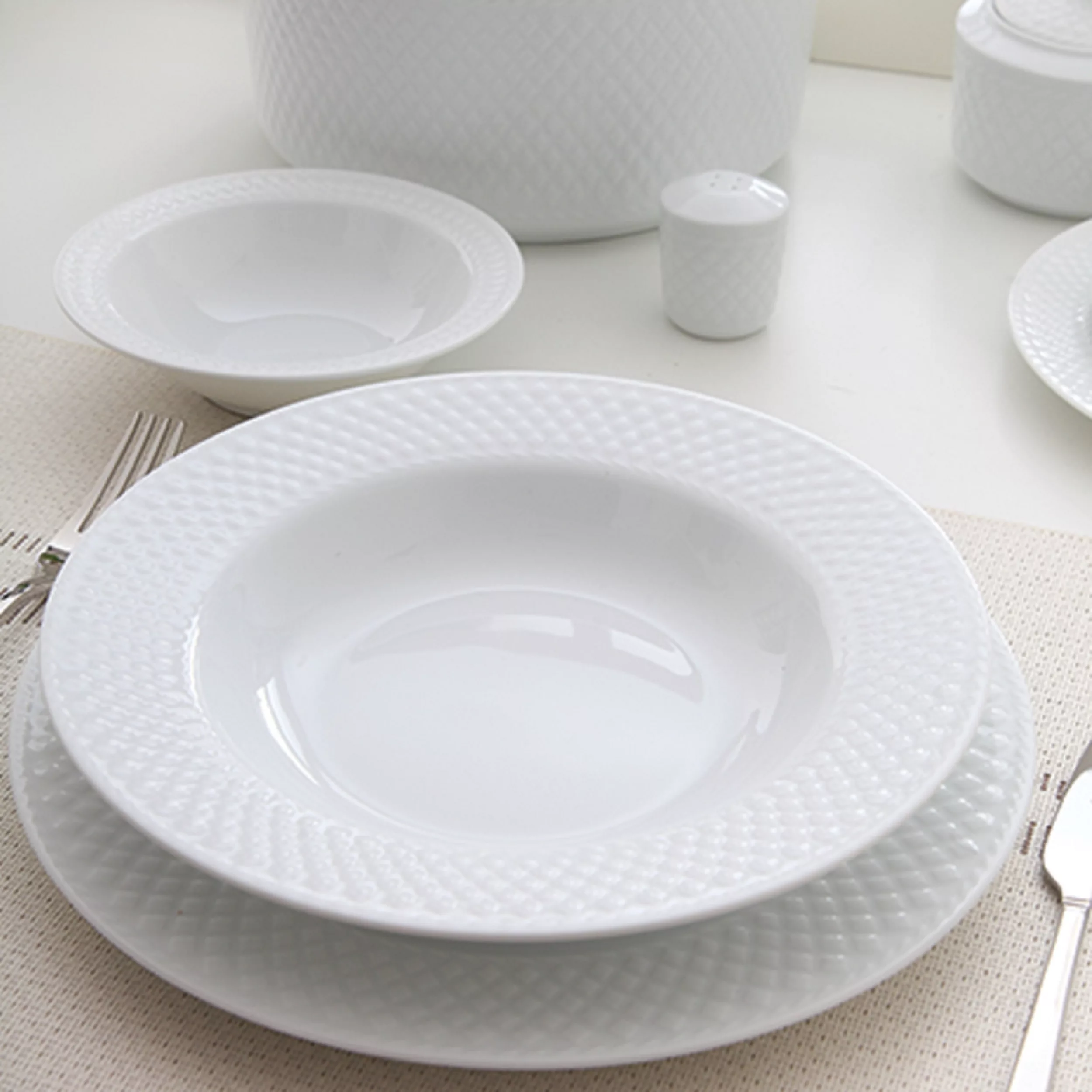 سرویس غذاخوری 28 پارچه 6 نفر چینی زرین ایران مدل رادیانس سفید درجه 3