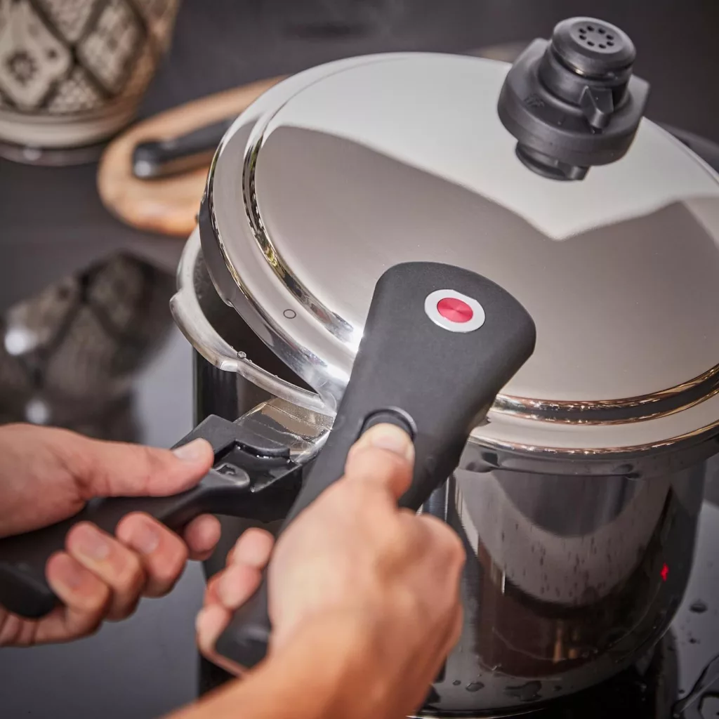 زودپز ایکیا مدل مدل+IKEA 365کد204.636.50 گنجایش 6 لیتر