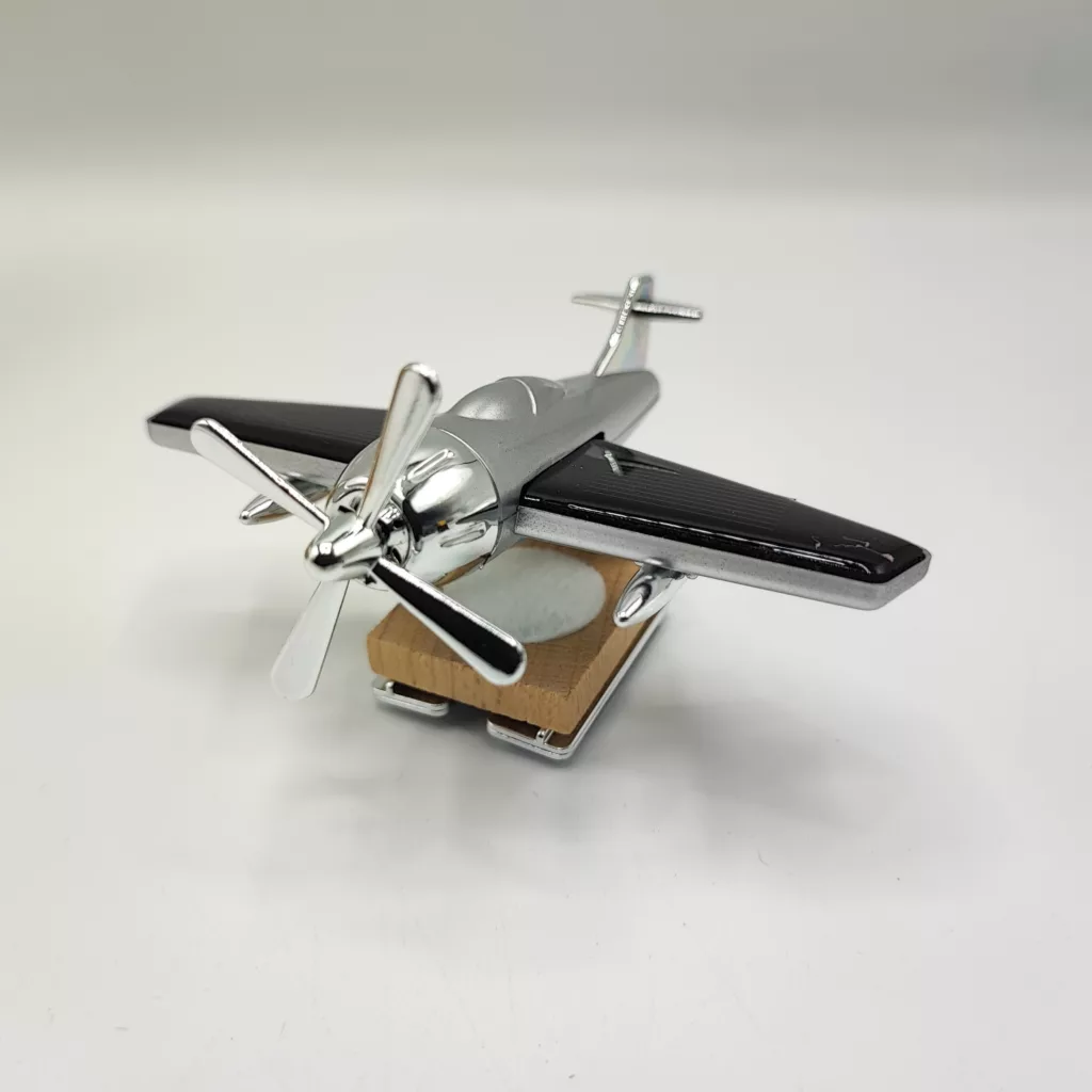 خوشبو کننده خودرو مدل هواپیما خورشیدی