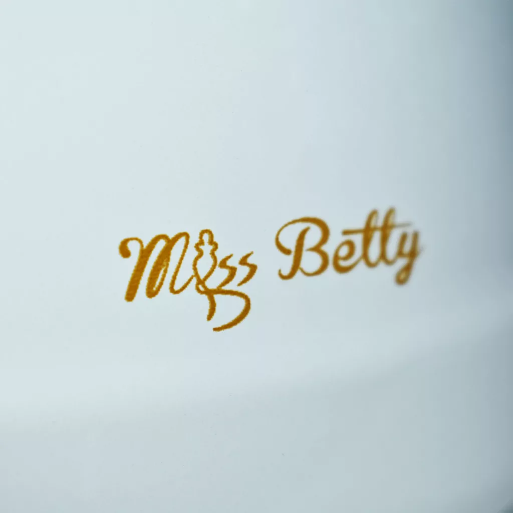 ست کتری و قوری میس بتی مدل Beyaz