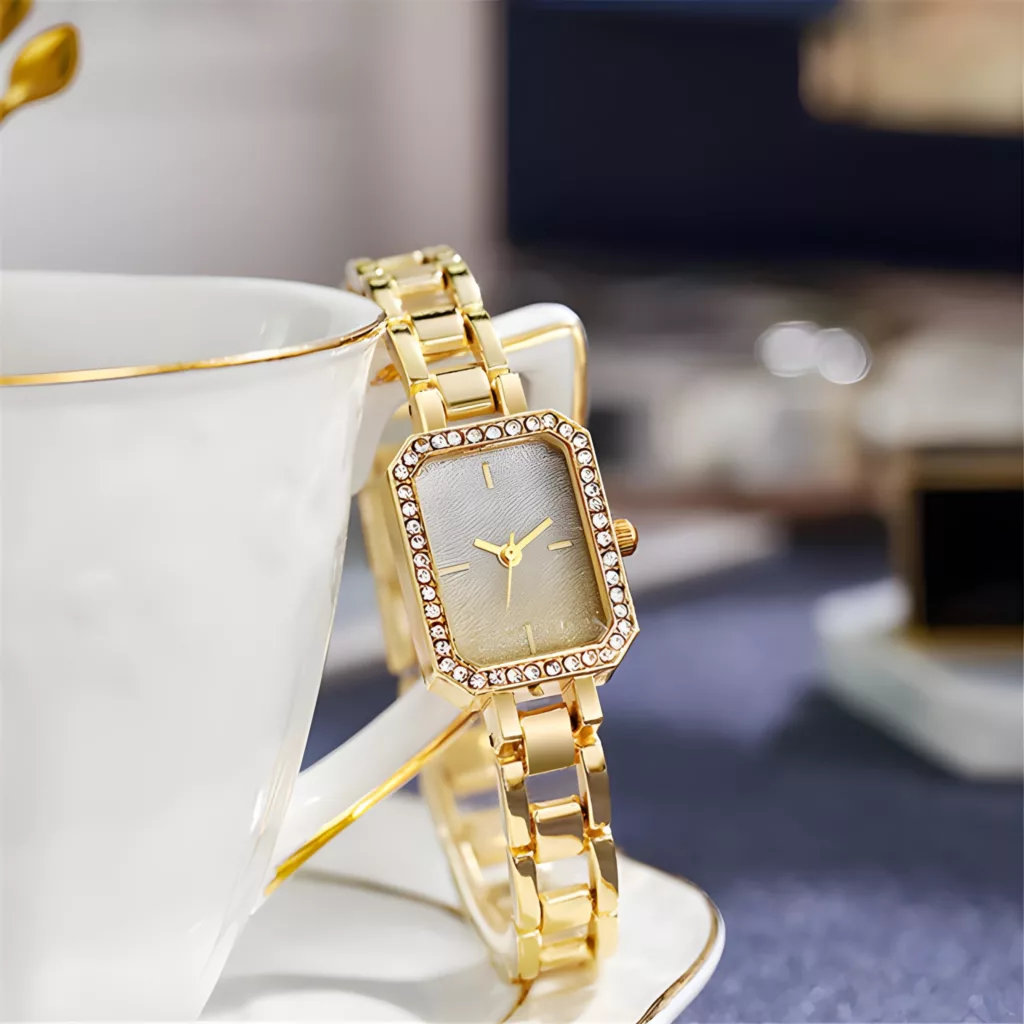 ساعت مچی عقربه ای زنانه مدل زنجیری کد 01