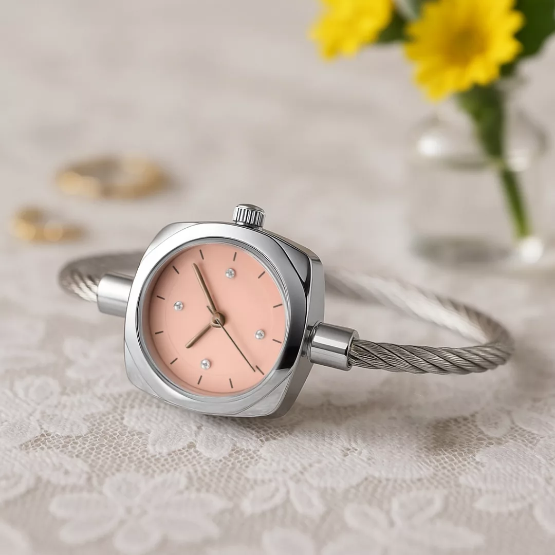 ساعت مچی عقربه‌ای کوارتز زنانه مدل لوکس مینیمال بند النگویی صفحه نگین دار کد ۱