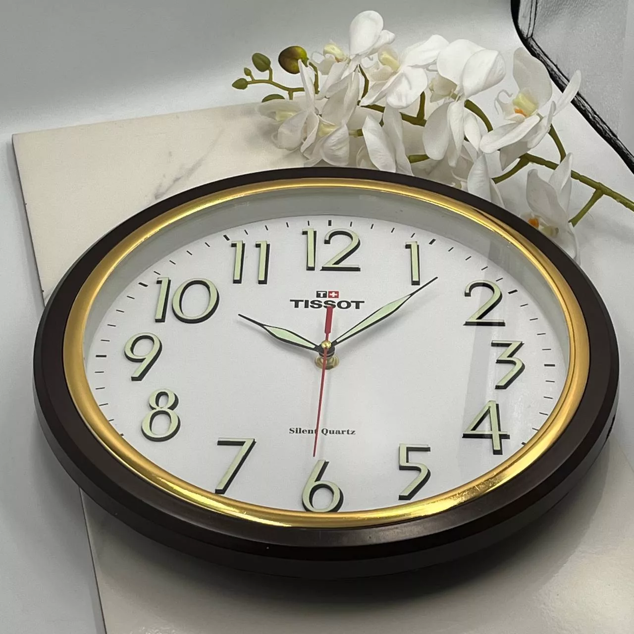 ساعت دیواری تیسوت مدل گرد