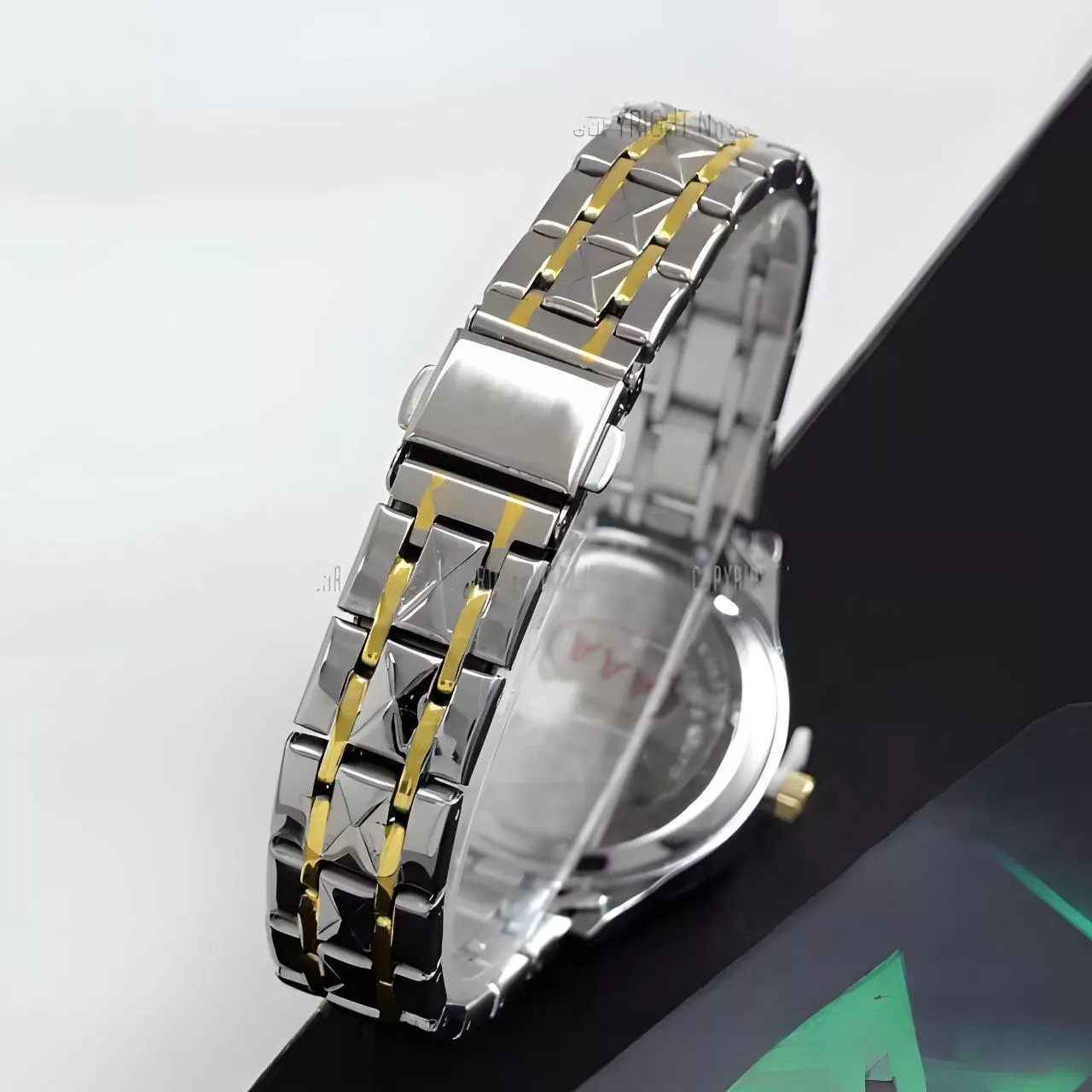 ساعت مچی عقربه‌ای کوارتز زنانه مدل دو تقویم دی دیت الماسی کد 09