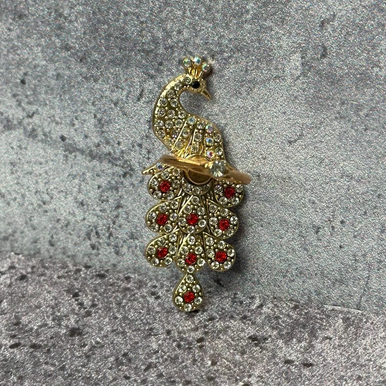 پایه نگهدارنده گوشی موبایل پاپ سوکت مدل طاووس نگیندار