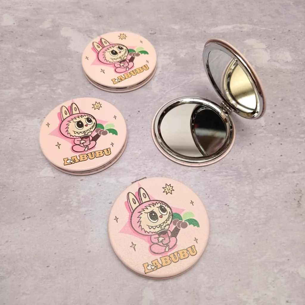 آینه آرایشی جیبی مدل لبوبو کد L400-D