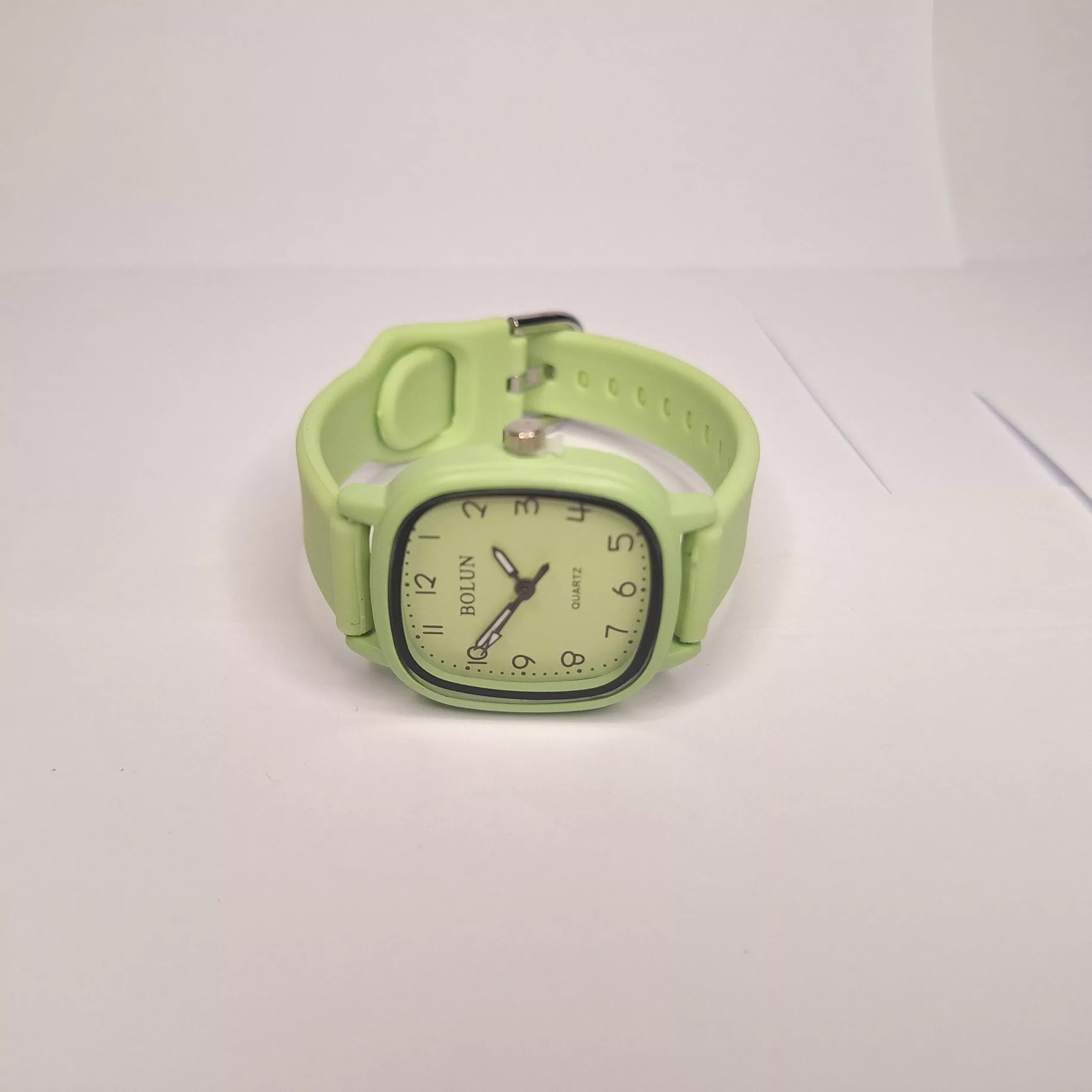 ساعت مچی عقربه‌ای بولیون مدل b2s