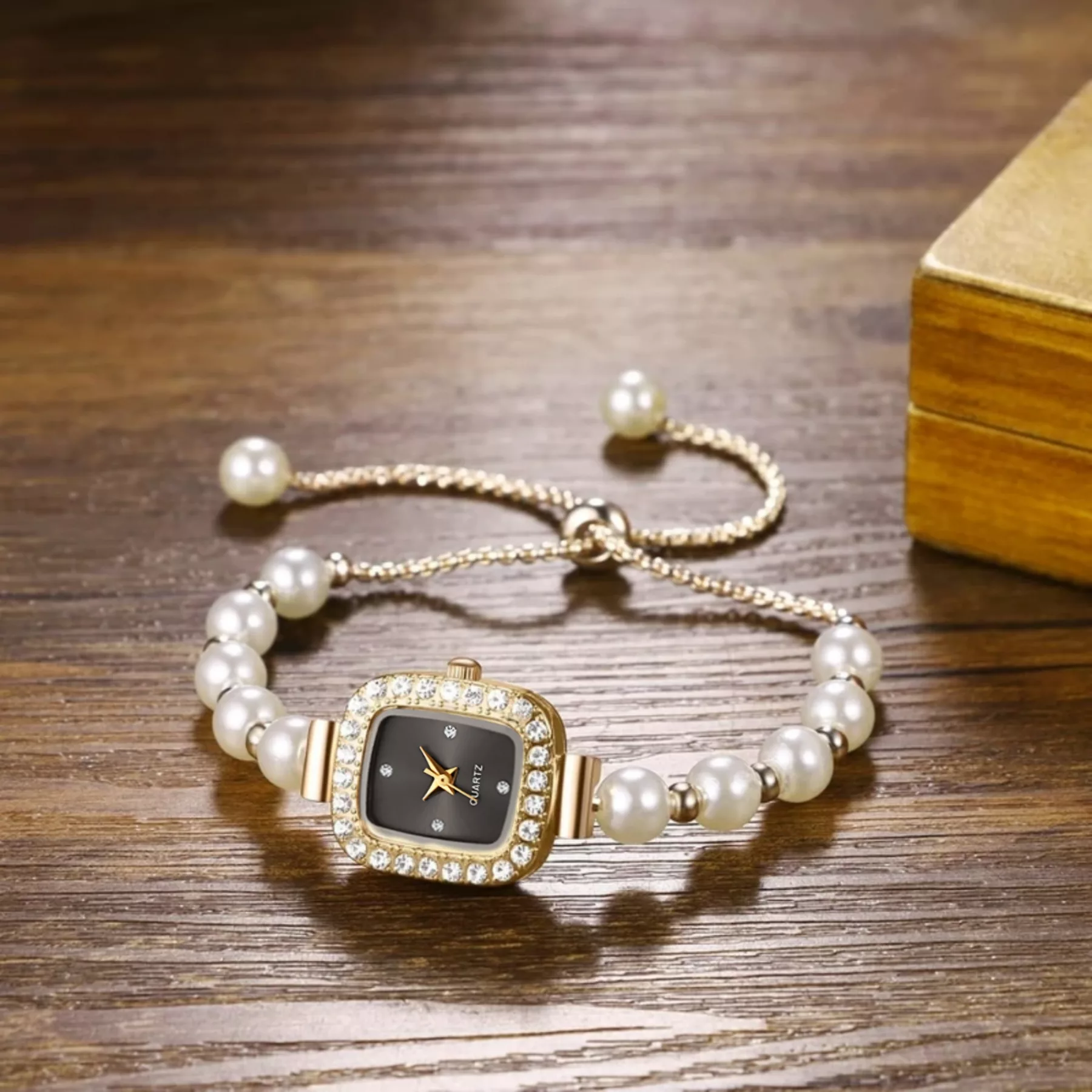 ساعت مچی عقربه‌ای کوارتز زنانه مدل مینیمال لوکس بند دستبندی مرواریدی قفل کرواتی کد ۶