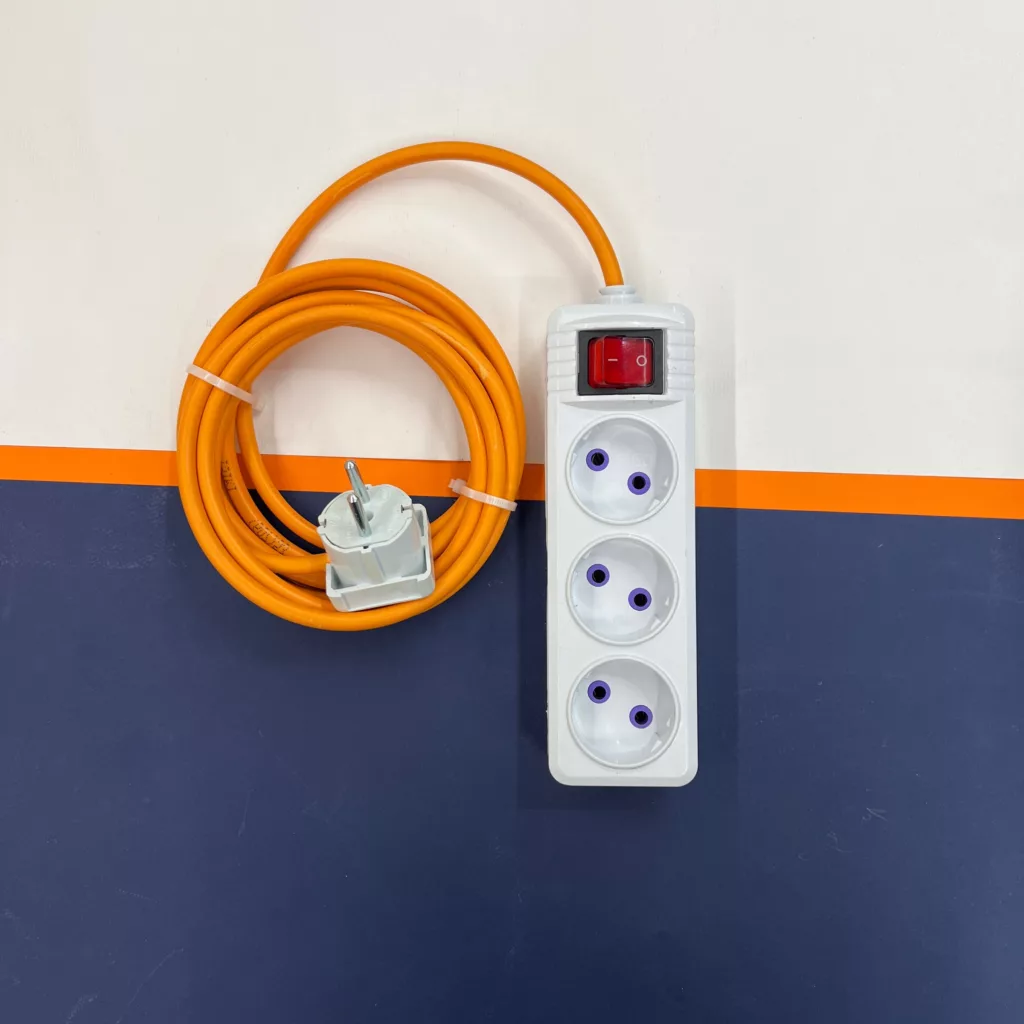 سه راهی برق پیکو مدل کلید دار کد 40M