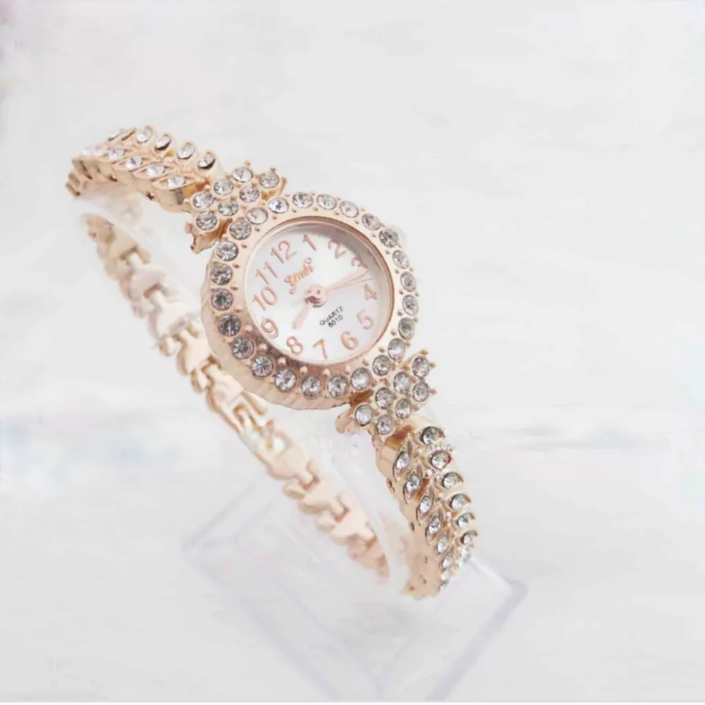 ساعت مچی عقربه ای زنانه مدل نگین دار کد 01