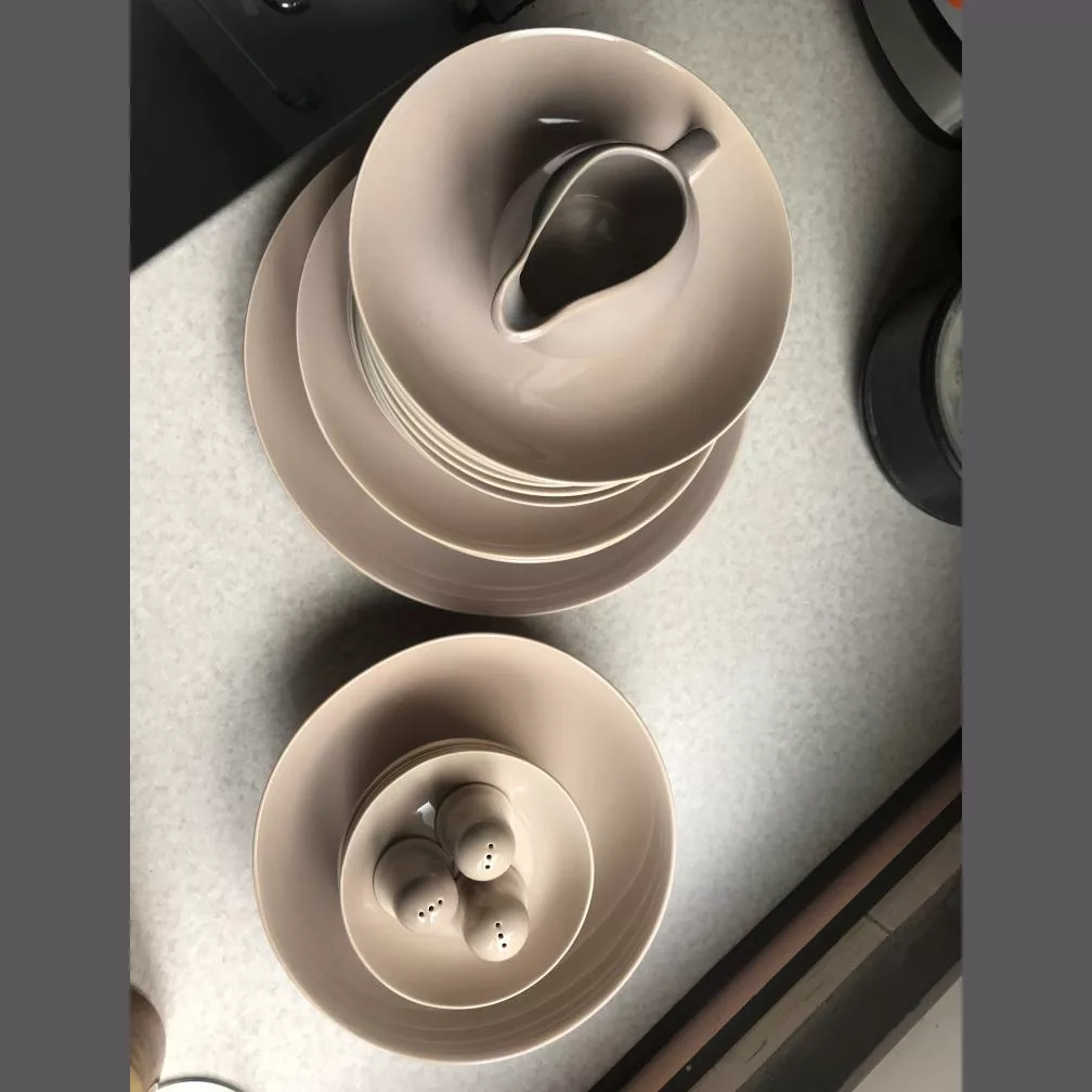 سرویس غذاخوری 30 پارچه 6 نفر مدل سرامیکی کد 1