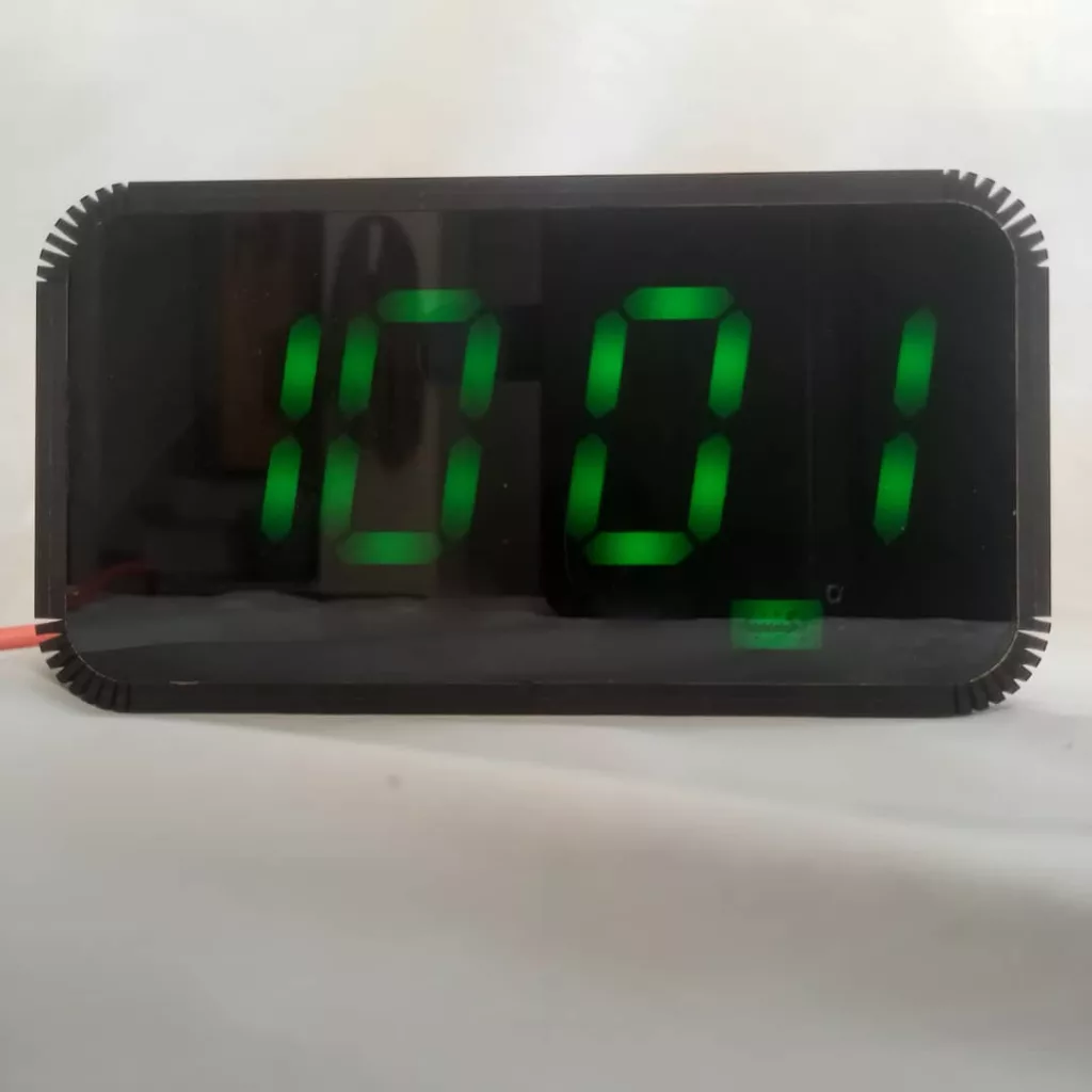 ساعت دیجیتال رومیزی مدل چوبی 815