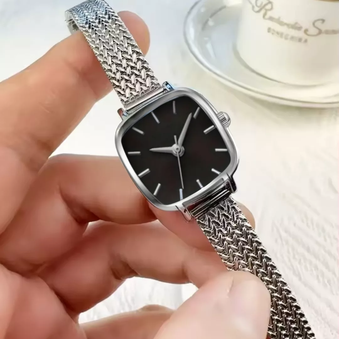 ساعت مچی عقربهای کوارتز زنانه مدل مینیمال کلاسیک بند حصیری کد ۴